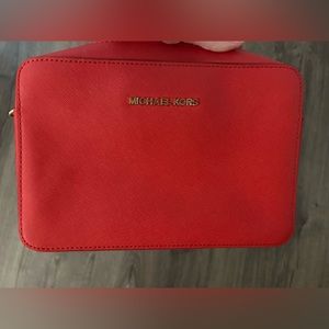 Michael Kors Jet Set Red crossbody